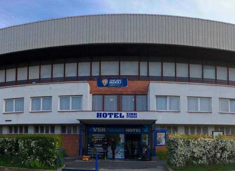 Szálloda Zimní Stadion Slaný