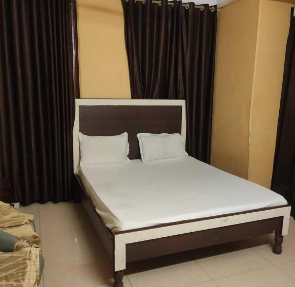 Oyo Hotel Sunshine Palace