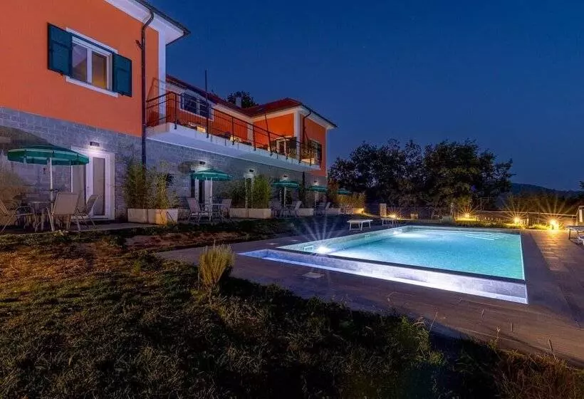 پانسیون Agriturismo Cascina Trevo