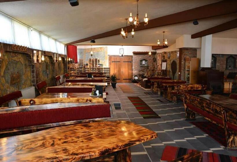 St. George Hotel & Restaurant