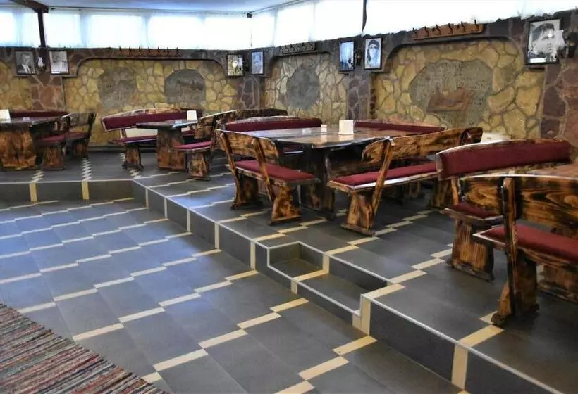 St. George Hotel & Restaurant