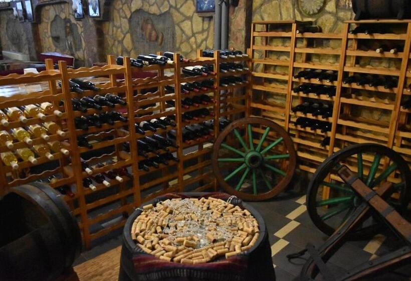 St. George Hotel & Restaurant