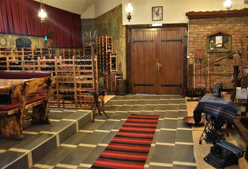 St. George Hotel & Restaurant