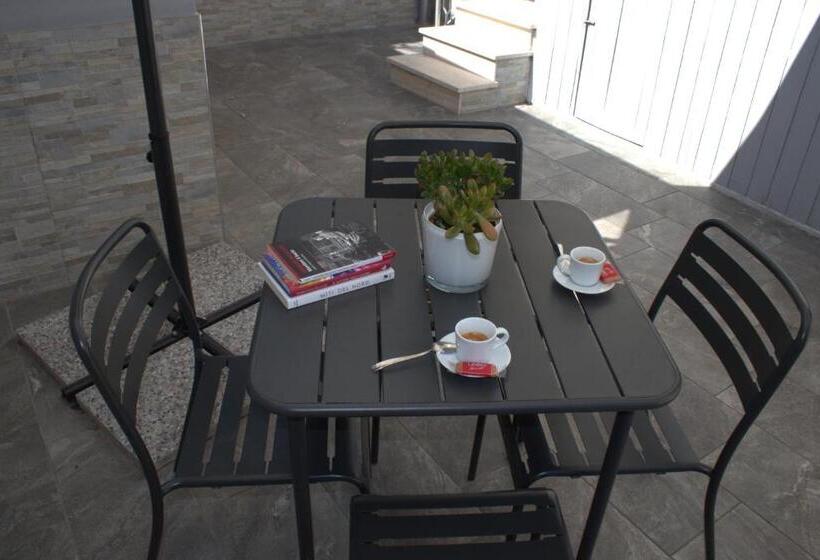 تختخواب و صبحانه Sibi Format Exclusive