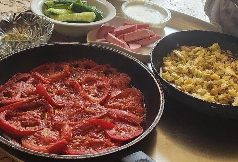 تختخواب و صبحانه Window On Petra