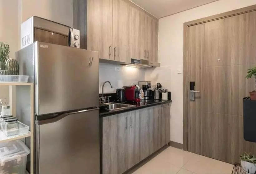 Cozy Penthouse 2br Suite W Balcony Amazing Manila Bay View And City Skyline Near Moa