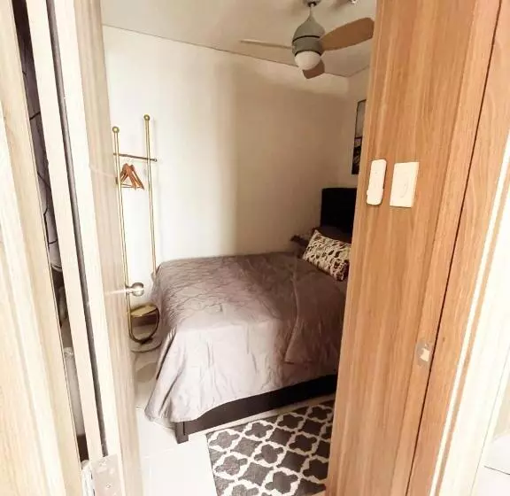Cozy Penthouse 2br Suite W Balcony Amazing Manila Bay View And City Skyline Near Moa