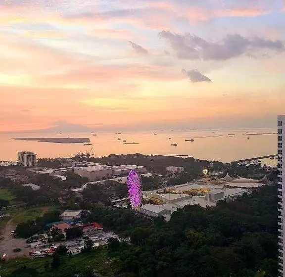 Cozy Penthouse 2br Suite W Balcony Amazing Manila Bay View And City Skyline Near Moa