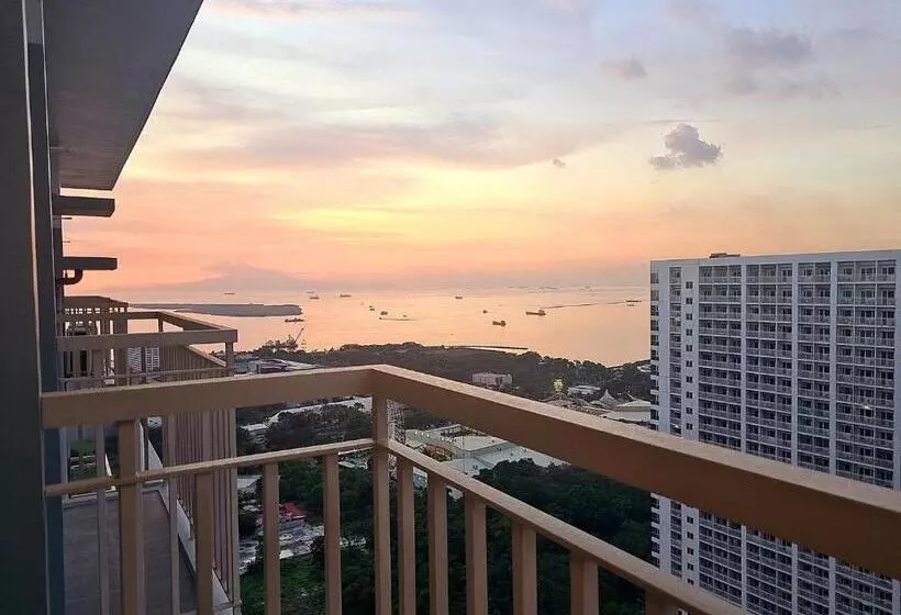 Cozy Penthouse 2br Suite W Balcony Amazing Manila Bay View And City Skyline Near Moa
