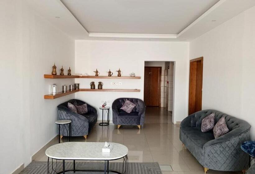 Отель Abahi Buqayq Palace