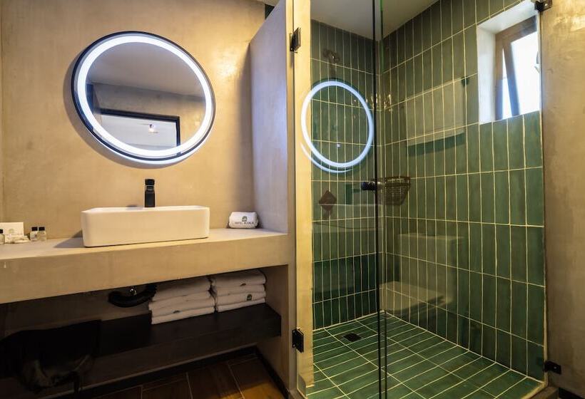 ホテル Alcalà Expo