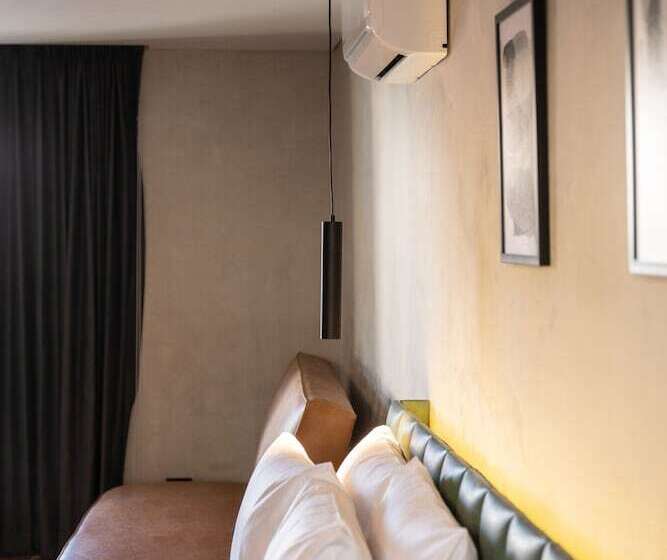 ホテル Alcalà Expo