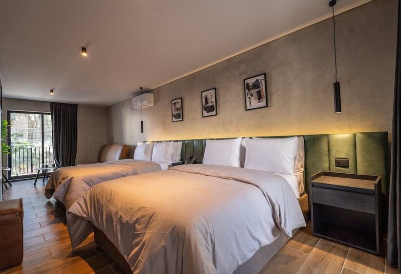 ホテル Alcalà Expo