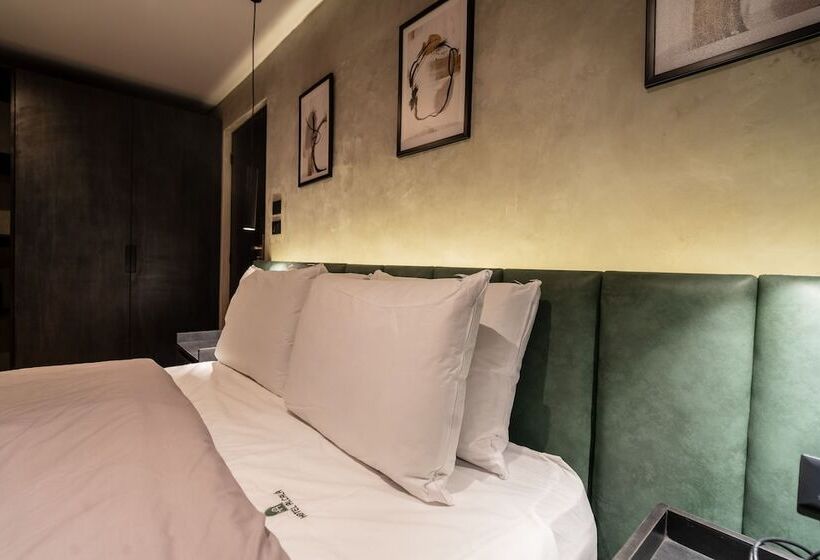 ホテル Alcalà Expo