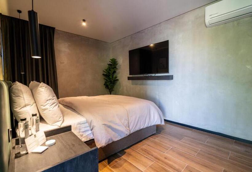 ホテル Alcalà Expo