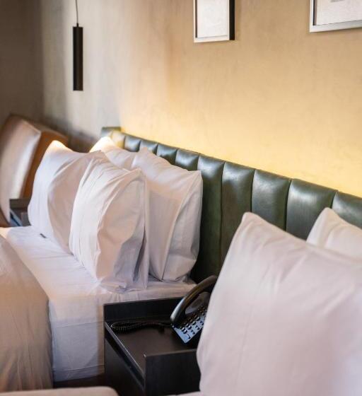 ホテル Alcalà Expo