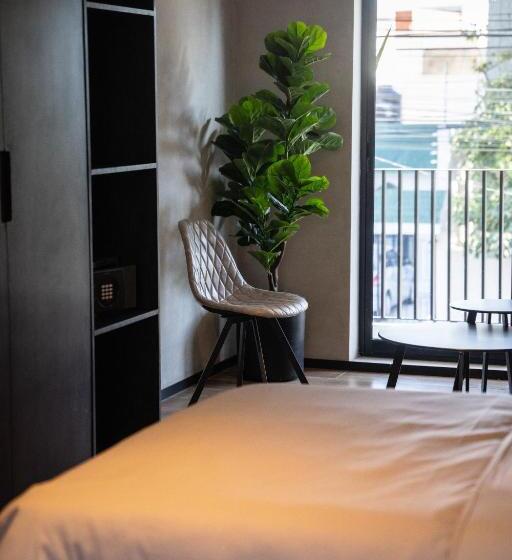 ホテル Alcalà Expo