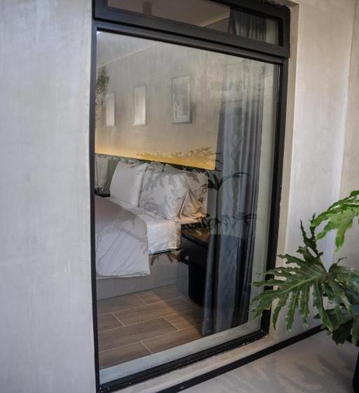 ホテル Alcalà Expo