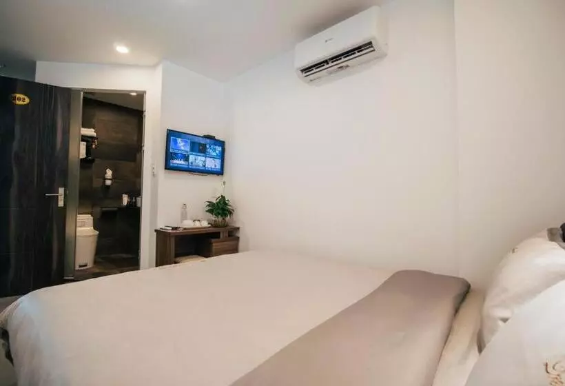 هتل Marina Hoian Villa