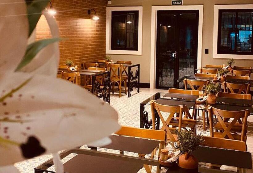 ホテル Pousada Café Du Lirio