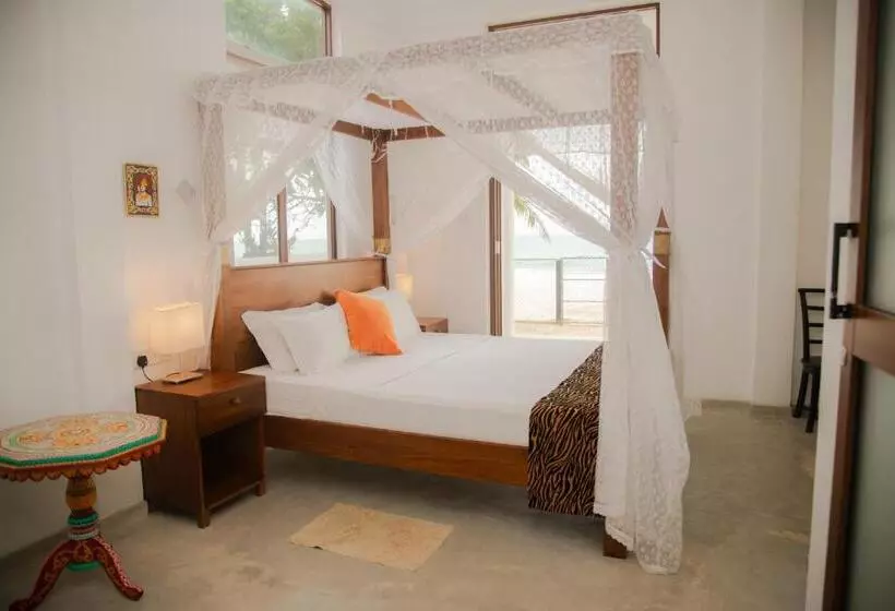 ホテル Sea Crest Beach Villa