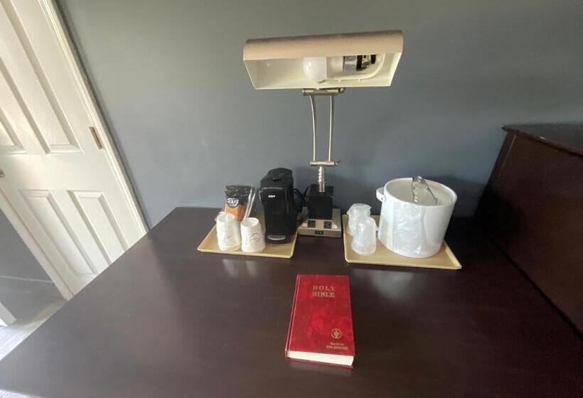 בית מלון כפרי Sunset Inn