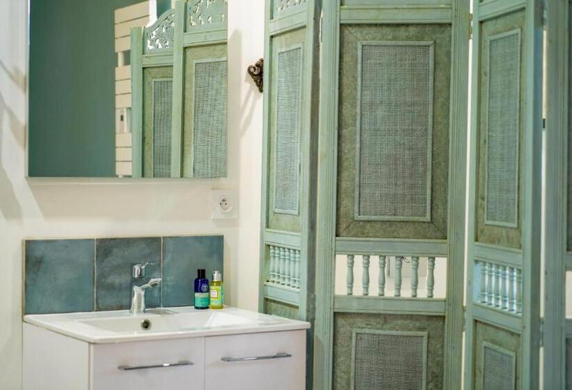 פנסיון 1 Rue Pasquet Pool Suite With Kitchen