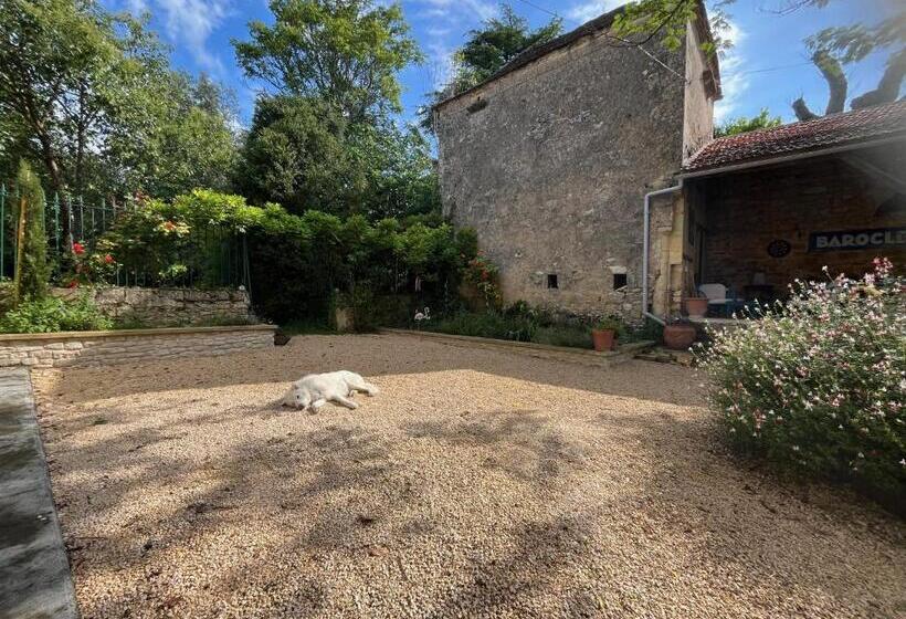 פנסיון 1 Rue Pasquet Pool Suite With Kitchen