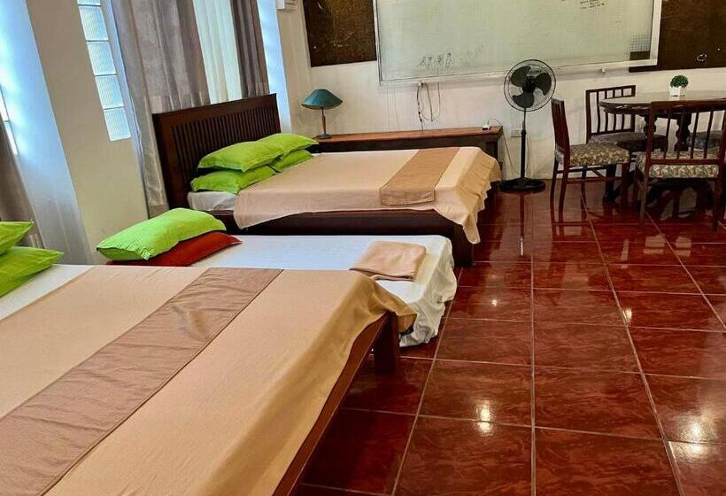 Pensjonat Marikina 32 Sqm Studio For Transients W Wifi 40 Inch Tv Parking