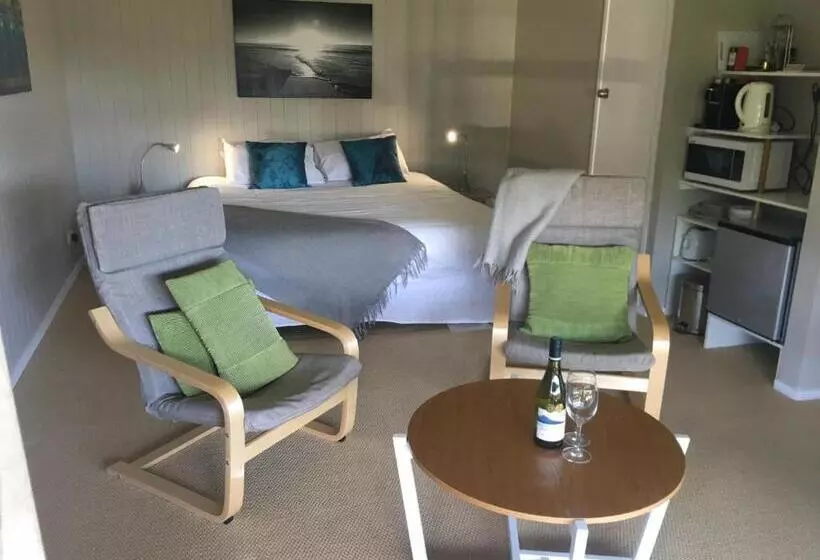 Majatalo The Pacific Room, Tapeka Point