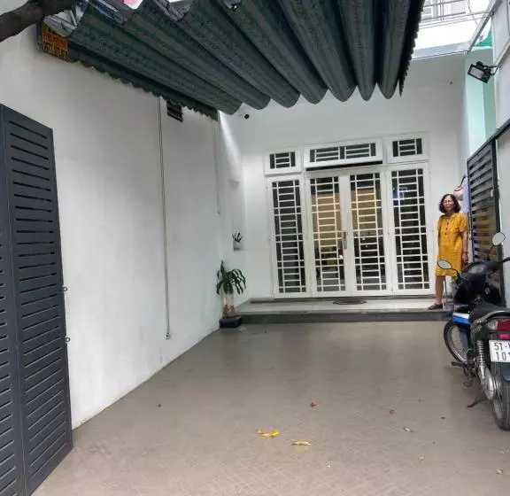 هاستل Sol House Saigon Airport