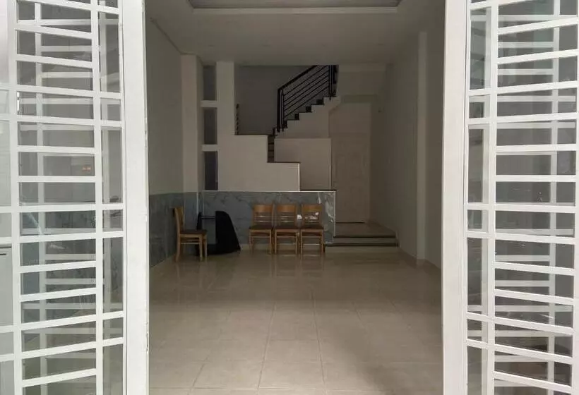 هاستل Sol House Saigon Airport