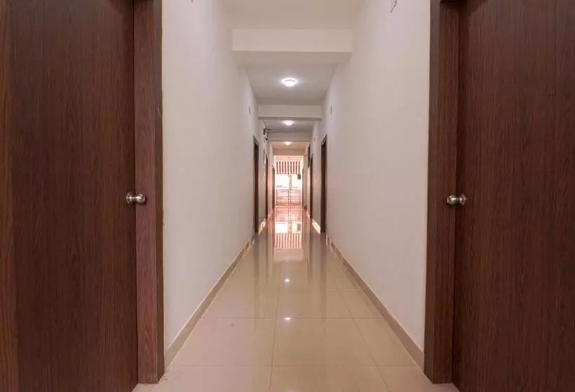 Aura Hotel Rajdhani Residency