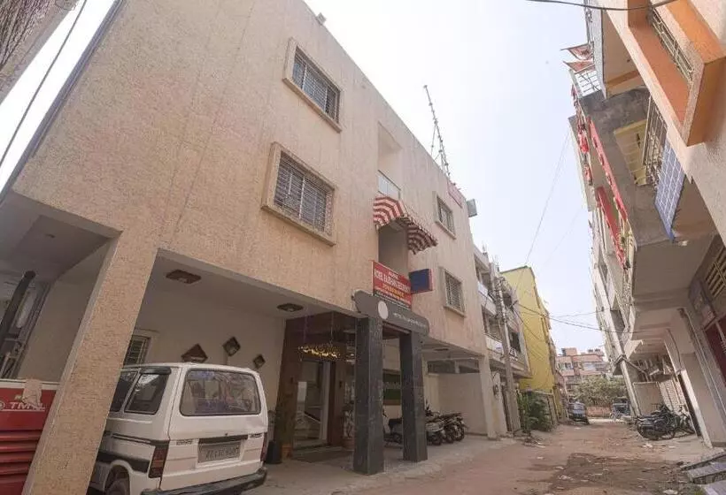 Aura Hotel Rajdhani Residency