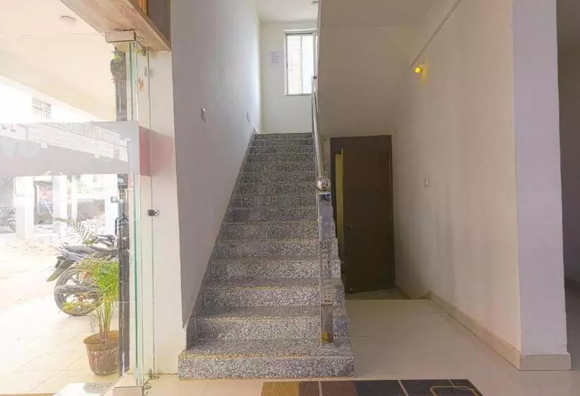 Aura Hotel Rajdhani Residency