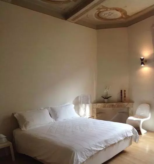 تختخواب و صبحانه Bb A Parma Duomo