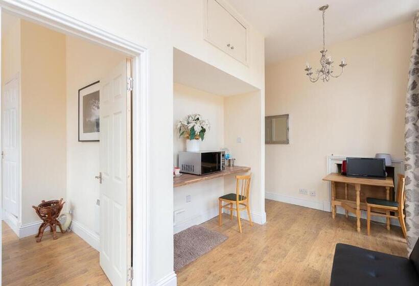 Bed and Breakfast Glengate Larder Flat