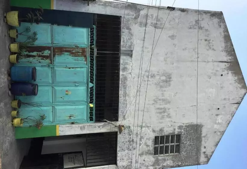 Hotelli Oyo Life 93009 Griya Nautika Sedati