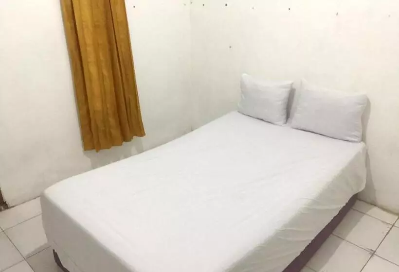 Hotelli Oyo Life 93009 Griya Nautika Sedati