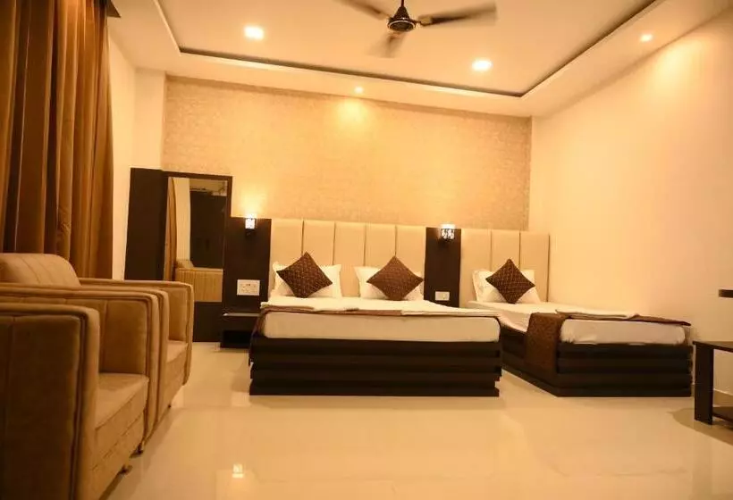 Hotelli Tripti Biswanath Chariali