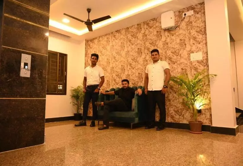 Hotelli Tripti Biswanath Chariali