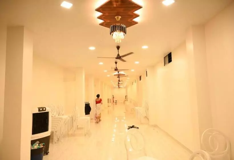 Hotelli Tripti Biswanath Chariali