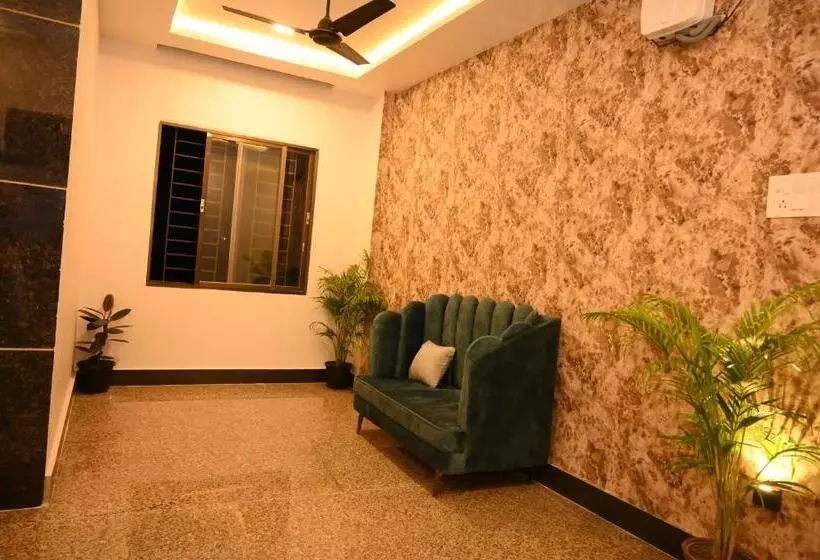 Hotelli Tripti Biswanath Chariali