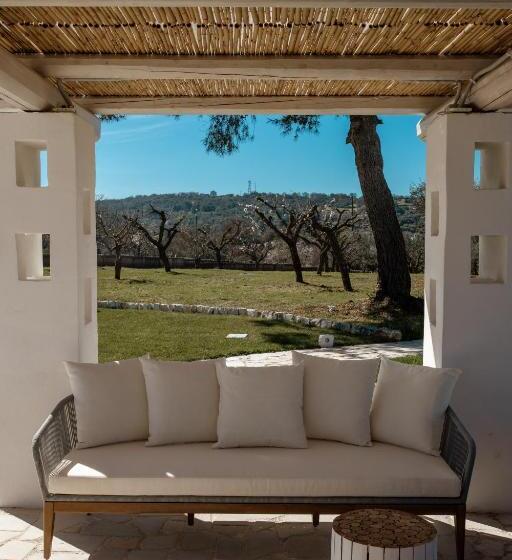 بنسيون Borgo Chiancarosa   Trullo E Lamia