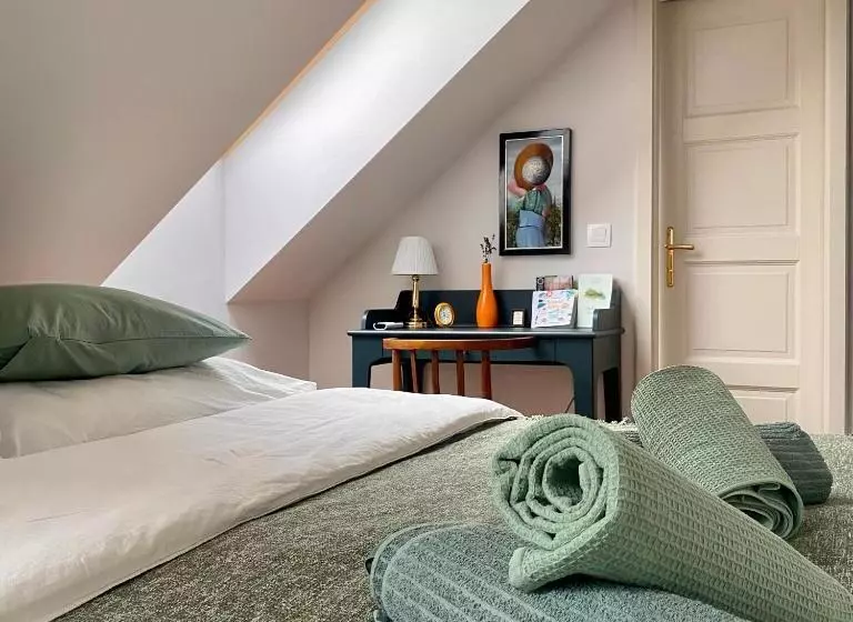 ペンション Hatablak Köveskál