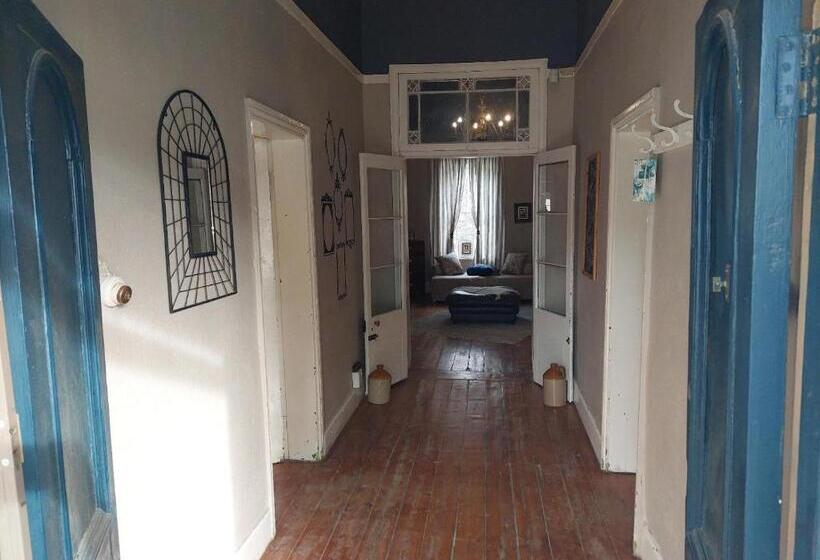 ペンション Living Waters House