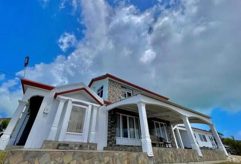 پانسیون Panoramic Paradise