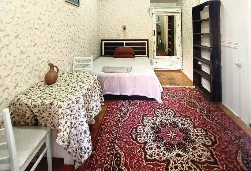 پانسیون Sani House