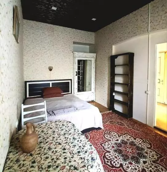 پانسیون Sani House