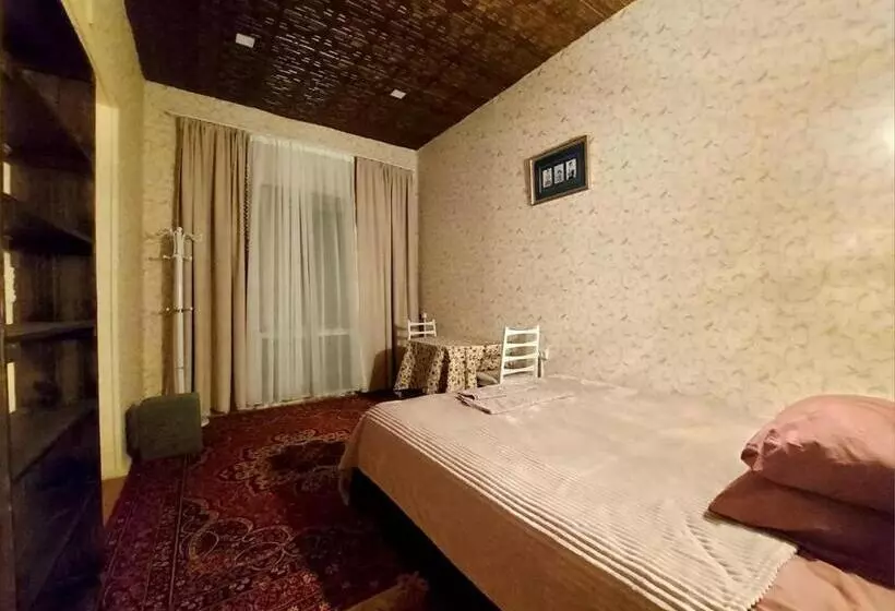پانسیون Sani House